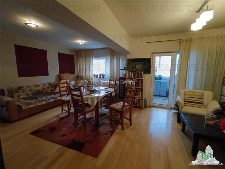 Vanzare apartament  3 camere Titulescu - 2