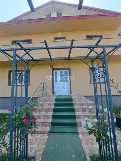 Casa/Vila Bucium - 1700 euro - 2