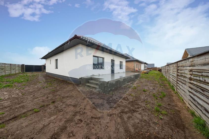Casă spațioasă de vânzare | 4 camere | 120 mp util - 500 mp teren - 16