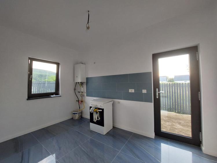 Casa noua in Hemeius