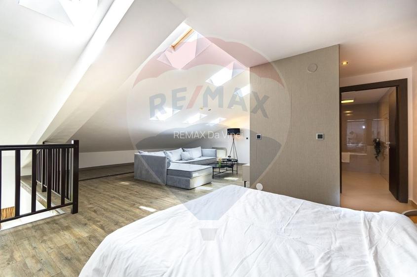 Apartament cu 4 camere de vânzare - 18
