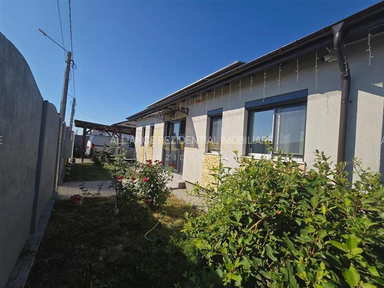 Casa individuala mobilata utilata - 3 camere 1 baie - teren 300mp - 10
