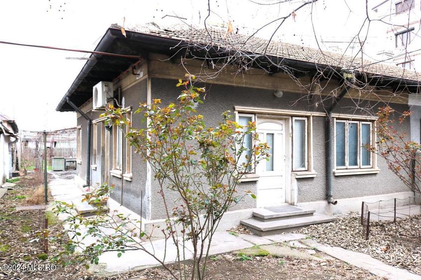 Gara - Spitalul CFR - Str. Scolii, casa din caramida, teren 380 mp! - 2