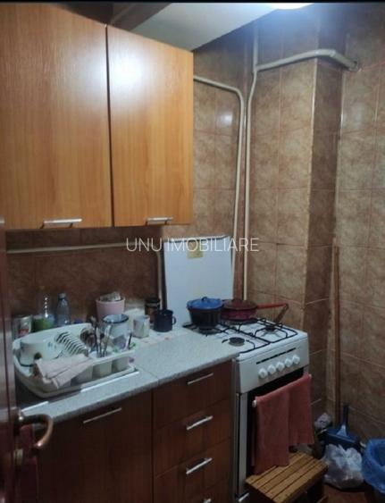 Garsoniera - zona Podu Ros - spatele Garii Nicolina, Spitalul de Recuperare - 8