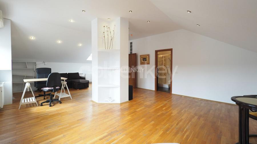 Vila cocheta in cartier rezidential cu piscina comuna, garaj - 19