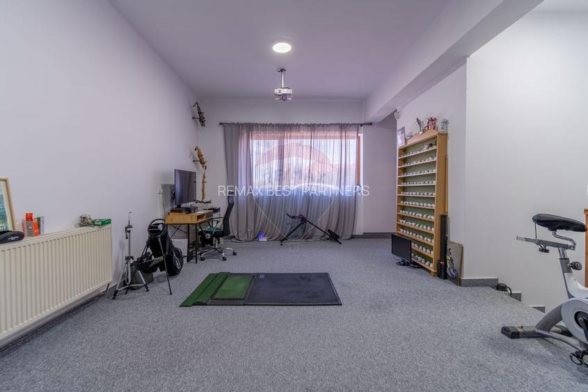 Proprietate exclusivista de vanzare: 2 case | 9 camere | 2000 mp teren - 44