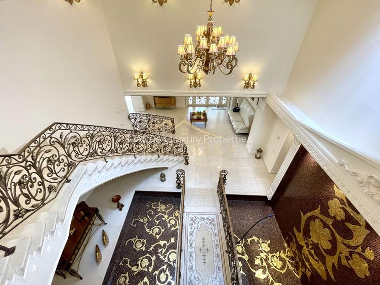 Impressive Villa *1500 SQM usable* 2613 SQM land / Open to the lake - 25