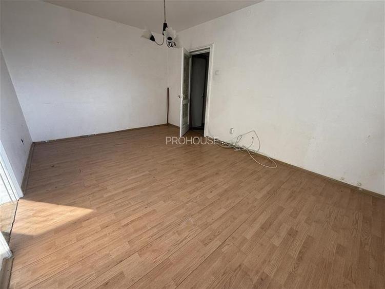 Aleea Parcului, 3 camere, etaj 3- de renovat! - 4