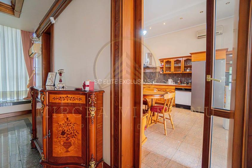 Ultracentral -Cladire impozanta  D+P+2E. - 15