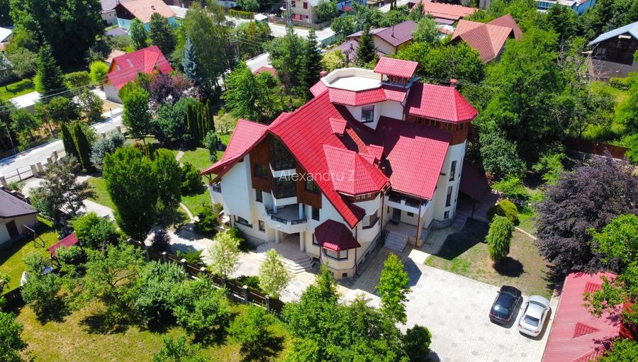 Casa / Vila / Conac Breaza 15 camere + - 3