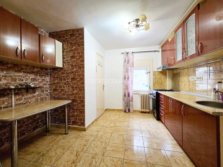 Apartament 3 camere, etaj 1- zona Micalaca - 3