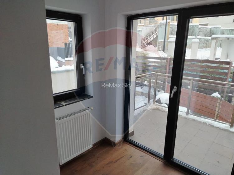 Apartament cu 3 camere de închiriat, zona Răzoare - 8