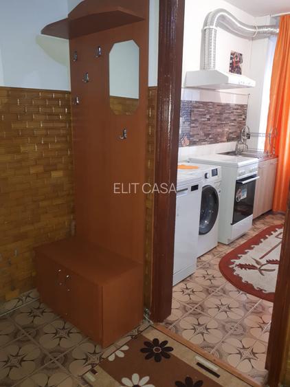 Apartament 2 camere, etaj 1/4, zona Podu Ros - 5