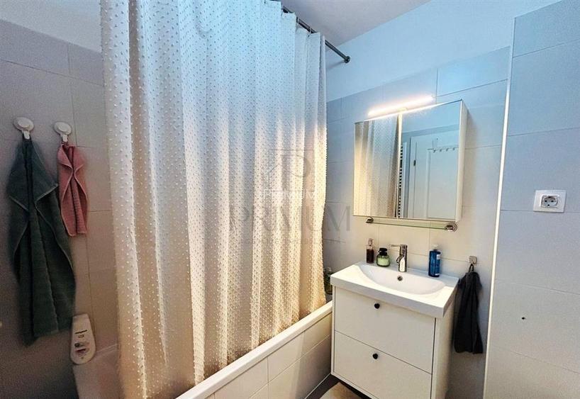 LIPOVEI - BLOC NOU LIFT - 3 cam - terasa - centrala proprie - clima - LOC PARCAR - 14