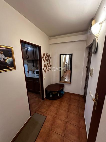 Apartament cu 2 camere, zona Tatarasi - 3