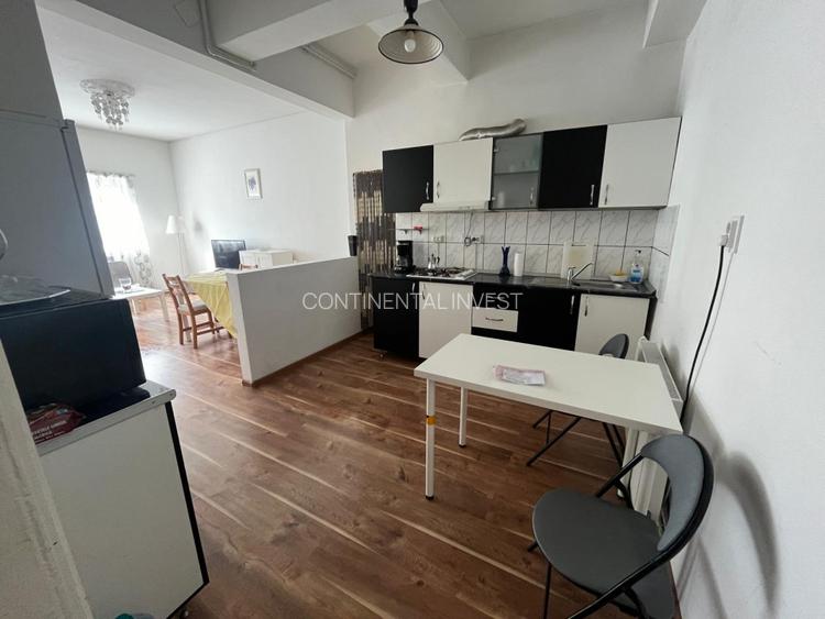 Apartament cu 3 camere cu vedere pe Regina Elisabeta / Ultracentral / Risc 1 - 15