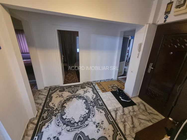 Poarta 6 liceul Blaga- apartament 4 camere decomandat cu gaze - 5