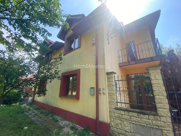 Casa de vanzare cu suprafete generoase-Dumbravita - 2