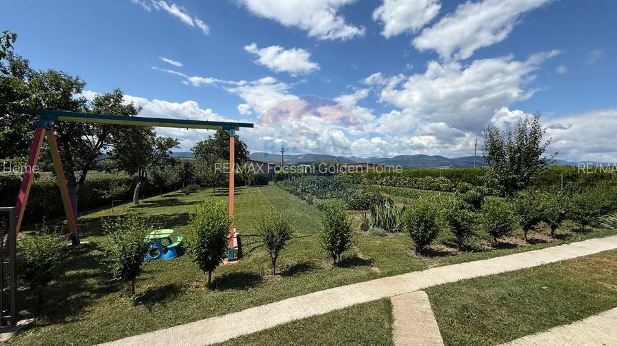 Casă / Vilă Mărăști zona montană a Vrancei - 13