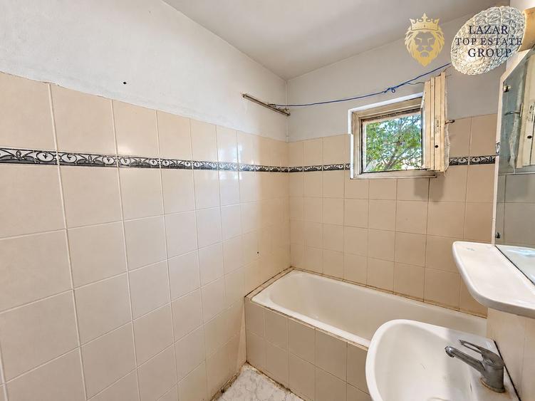 Apartament 2 camere zona 300 de vanzare