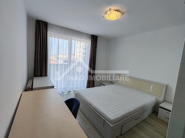 Apartament cu 3 camere, 2, bai, balcon si terasa, Strada Constanta