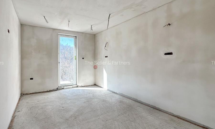 Imobil compus din 8 unitati locative - 32