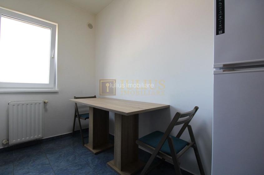 Aradului; decomandat, bucatarie inchisa. Parcare privata inclusa. - 12
