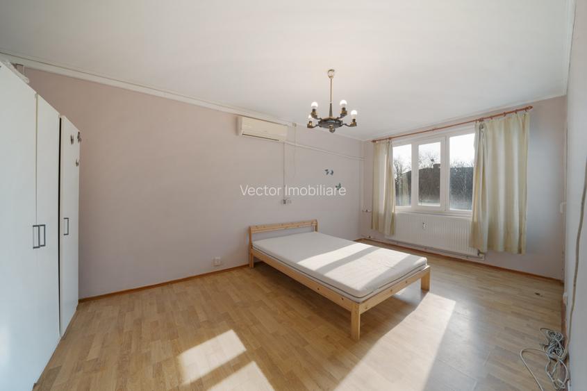 Decomandat* bloc 1980*etaj 3/8* 7 minute metrou* Str. Azurului - 2