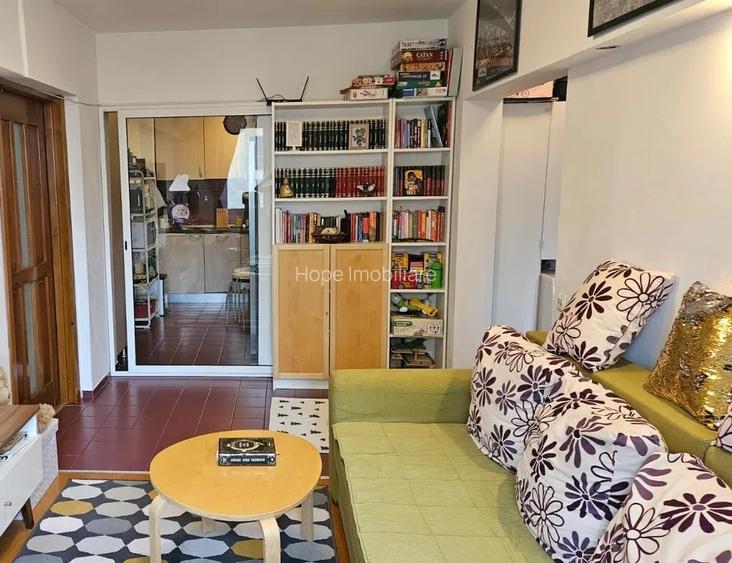 Tineretului-strada Trestiana -apartament 3 camere - 13