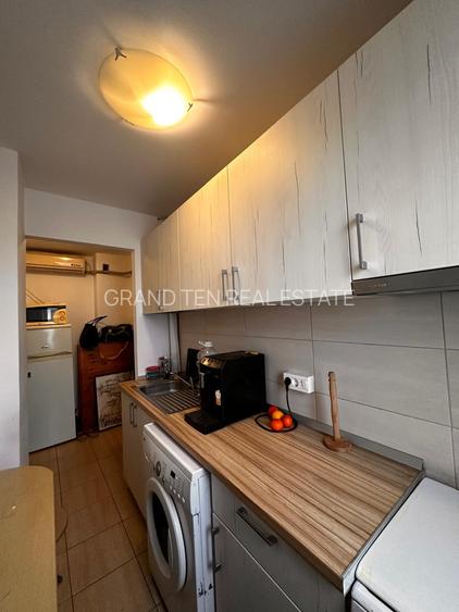 Vanzare apartament 2 camere decomandat, mobilat si utilat ,Strada Resita - 9