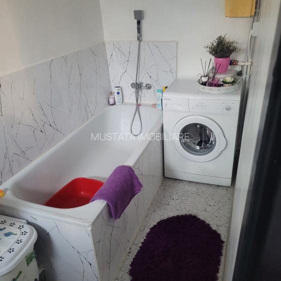 - Casa cu 5 camere, zona centrala. - 9