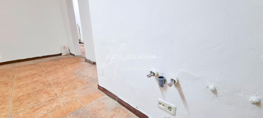 SPATIU COMERCIAL STRADAL 108 mp STR. MAICA DOMNULUI NR. 41 / B-DUL LACUL TEI! - 16