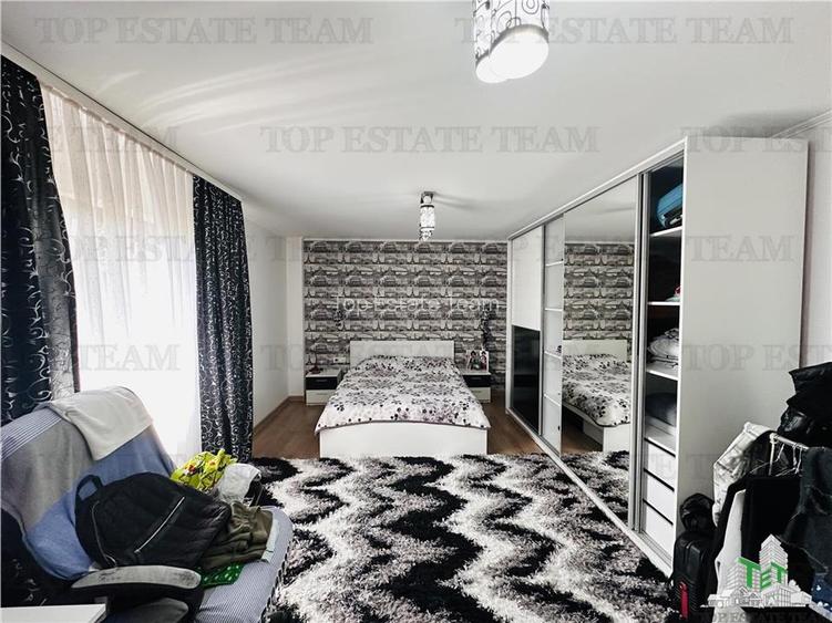 Vila superba 360 mp construiti, 524 mp curte, 6 camere, P+1+M ROSU - 18