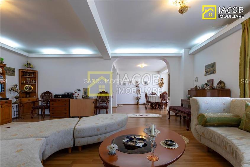 1/2 Duplex  S+D+P+2E, 455 mp in zona centrala a mun. Bacau - 23