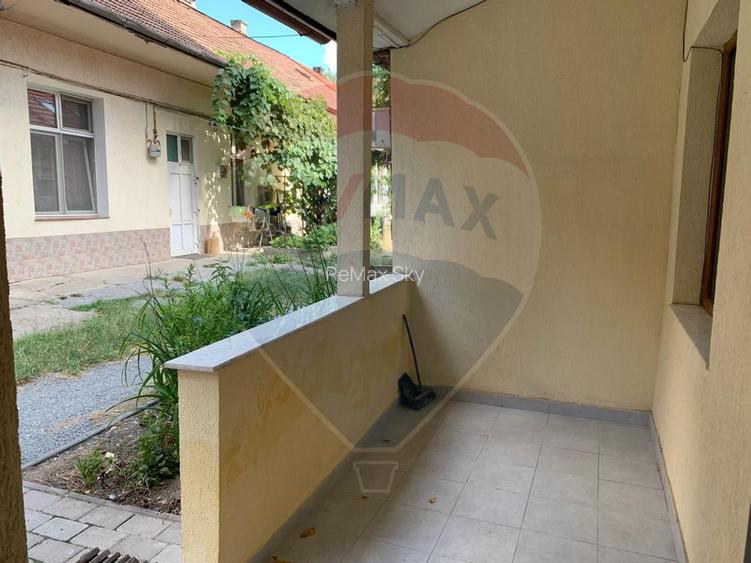 Apartament de vânzare cu două camere, pe strada Ploiești - 10