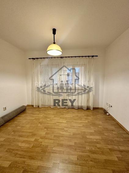 Apartament 4 camere cu garaj zona Strand- V.Aurie - 13