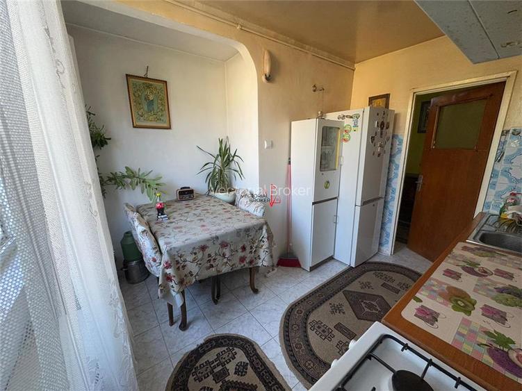 Apartament 3 camere Dristor Biserica Rimnicu Sarat - 6