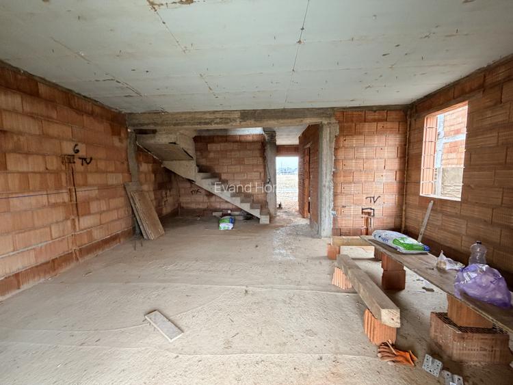 Duplex cu 4 camere -110 mp- Mosnita Noua - Comision 0% - 9