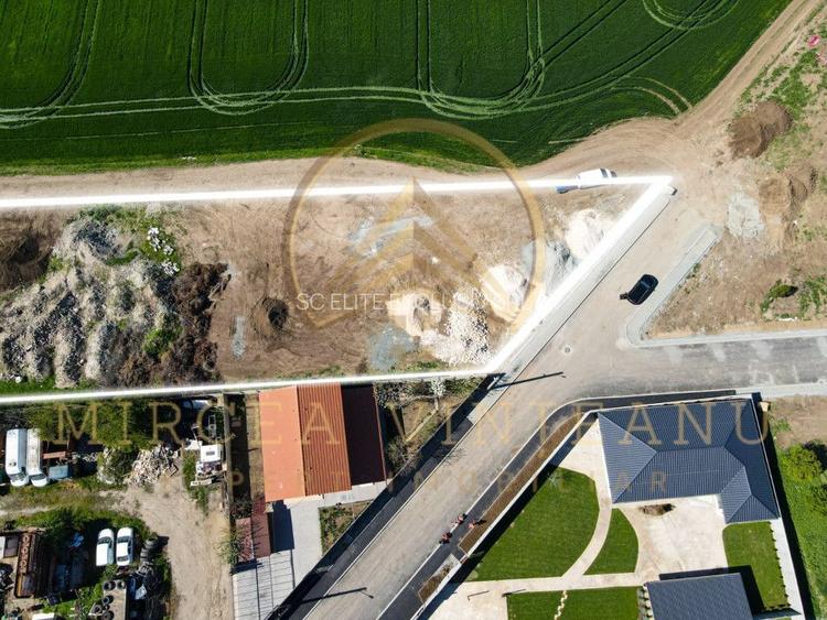 Cumpana - Teren intravilan în suprafață de 7147 mp cu 2 deschideri. - 6