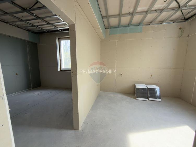 Hotel / Pensiune cu 48 camere de vânzare Calea Borsului/CT Park/ CET - 5