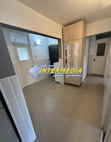 De Vanzare Apartament 4 camere decomandat 83 mp etaj 1 finisat complet - 2