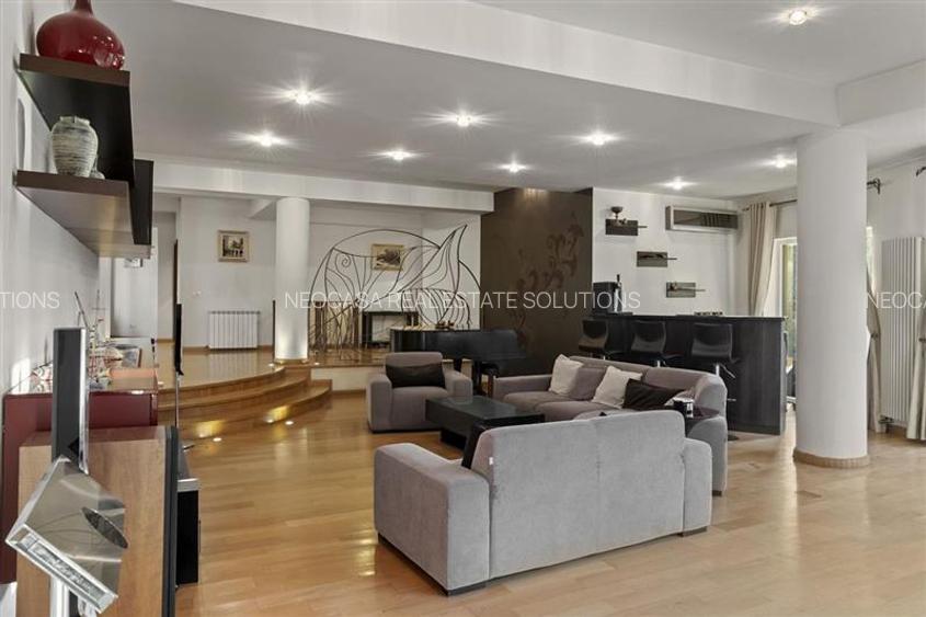 Vila de lux in apropiere de Cambridge School | Curte superba - 12