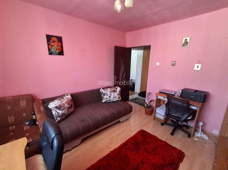 Apartament cu doua camere semidecomandat finisat si mobilat etajul 4 cu pod - 9