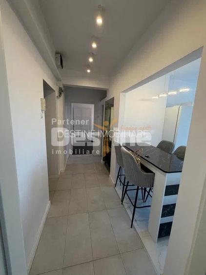 Apartament 2 camere, etajul 2 din 4, Zona Patria - 3