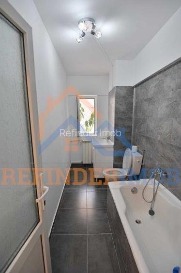 Apartament de vanzare cu 2 camere, zona Decebal - 5