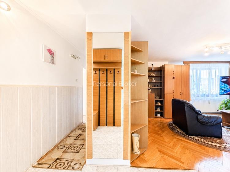 Apartament 4 Camere cu Doua GARAJE - Zona LIPOVEI - 0%COMISION - 12
