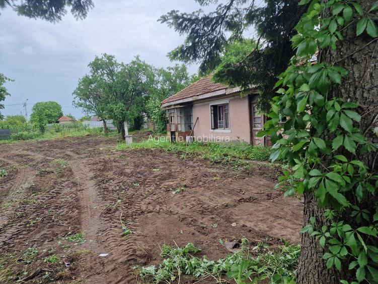 TEREN 828 MP + CASA 63 mp demolabila, Fundeni - Frunzaresti, Toate utilitatile - - 2