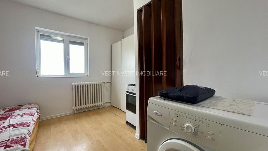 GARSONIERA DE VANZARE, ROGERIUS - 2