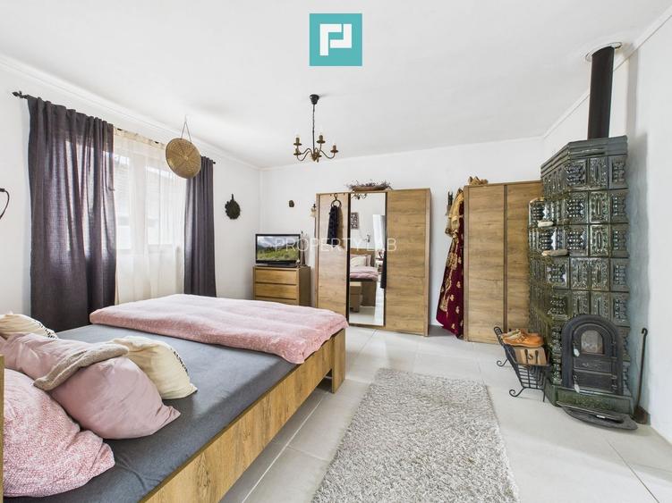 Casă renovată în localitatea Comănești, Arad - 7