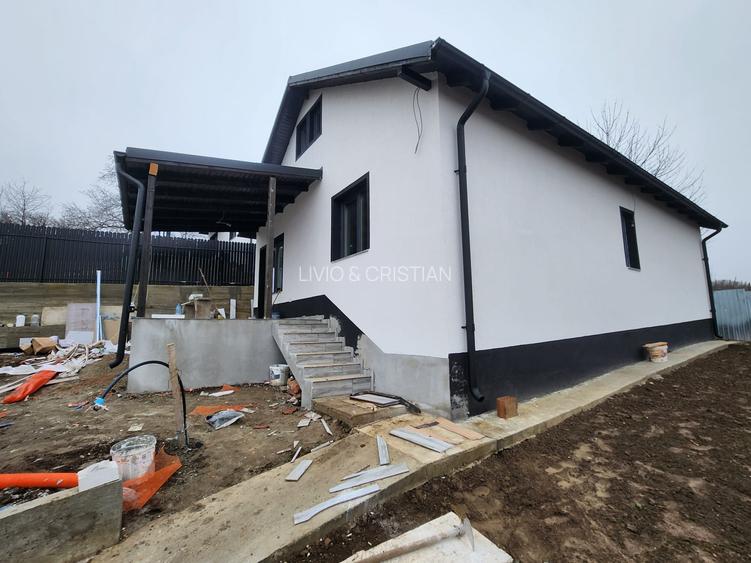 CASA IN MARGINENI CU 3 CAMERE - 2